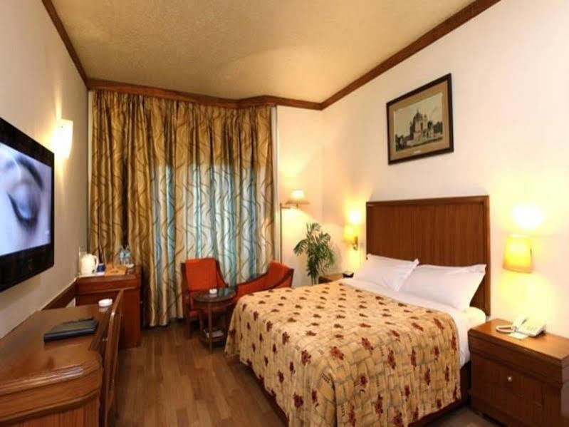 Hotel Samrat, Nowe Delhi Zewnętrze zdjęcie